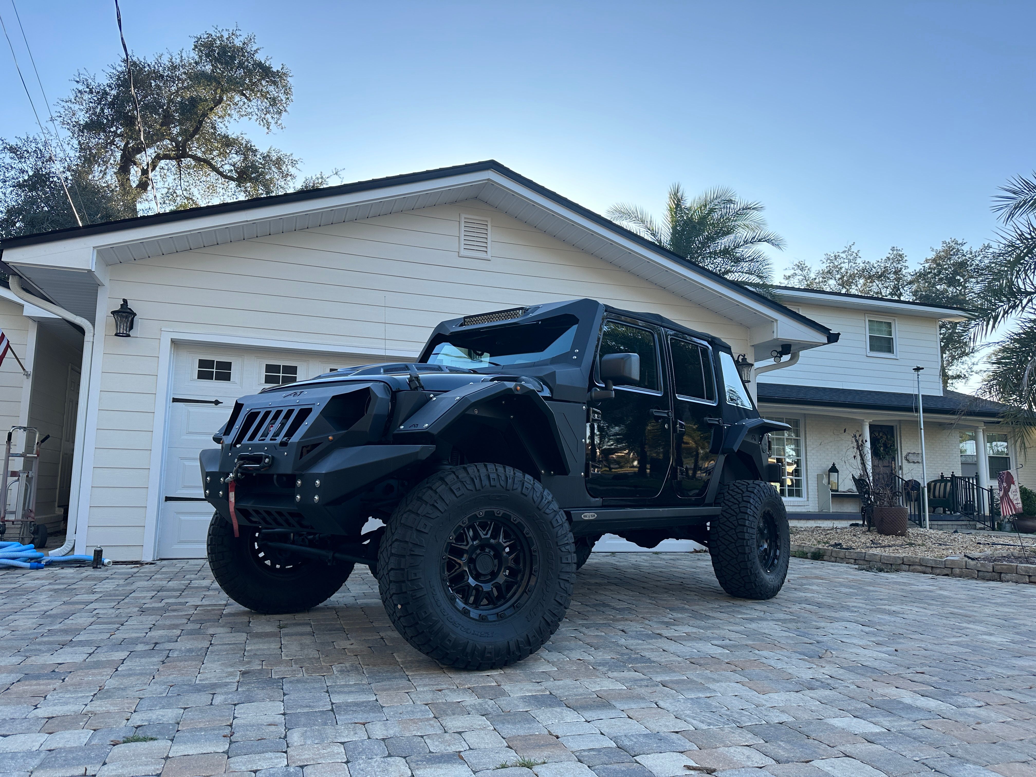 Used 2015 Jeep Wrangler Unlimited Rubicon AWD/4WD image 2