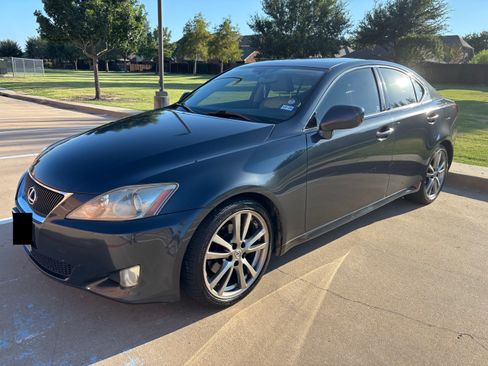 Used 2008 Lexus IS 250 w/ Luxury Pkg RWD image 1