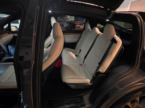 Used 2021 Tesla Model X Long Range image 6