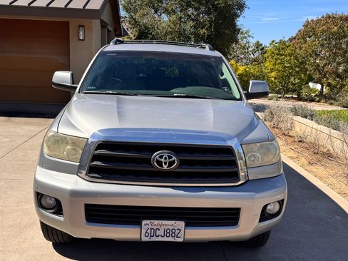 Used 2008 Toyota Sequoia SR5 image 2