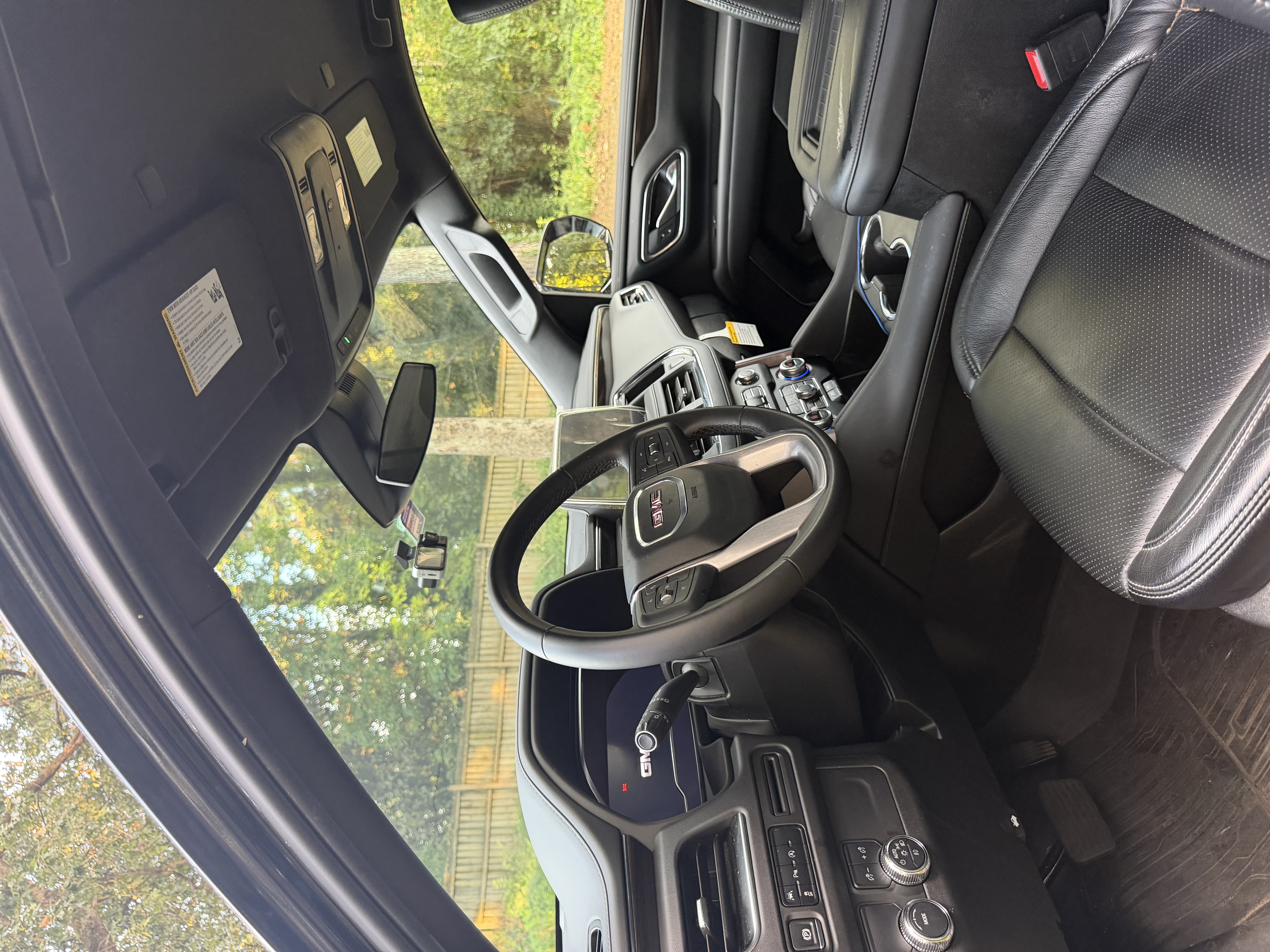 Used 2024 GMC Yukon XL SLE w/ Gmc Pro Safety Plus Package RWD image 9