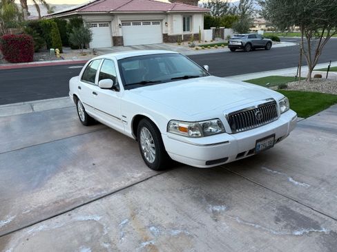 Used 2009 Mercury Grand Marquis LS image 4