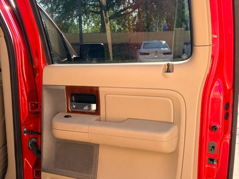 Used 2005 Ford F150 Lariat RWD image 14