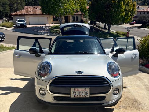 Used 2017 MINI Cooper 4-Door Hardtop FWD image 12