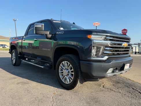 Used 2020 Chevrolet Silverado 3500 High Country w/ Z71 Off-Road Package AWD/4WD image 4