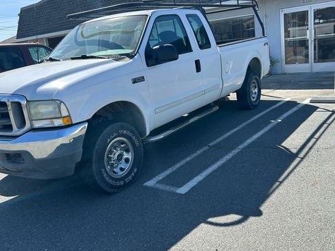 Used 2003 Ford F250 XL image 5