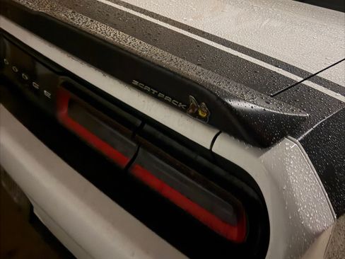 Used 2015 Dodge Challenger R/T Scat Pack w/ Scat Pack Appearance Package image 5