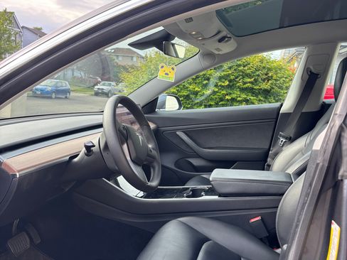 Used 2019 Tesla Model 3 RWD image 14