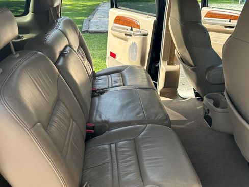 Used 2001 Ford Excursion Limited AWD/4WD image 5