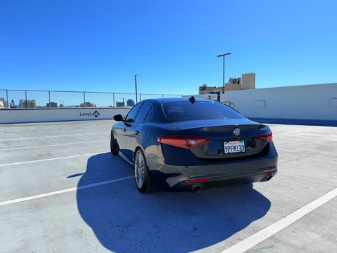 Used 2018 Alfa Romeo Giulia Ti w/ Quick Order Package 22Z Lusso image 11