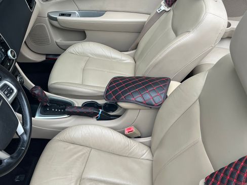 Used 2011 Chrysler 200 Limited FWD image 8