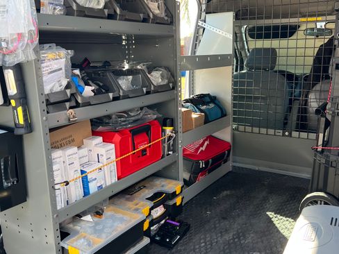 Used 2010 Ford Transit Connect XLT image 11