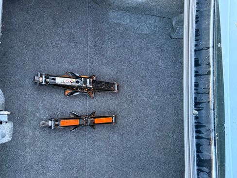 Used 2012 Dodge Challenger R/T image 15