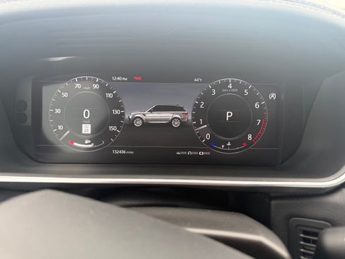 Used 2020 Land Rover Range Rover Sport HSE image 11