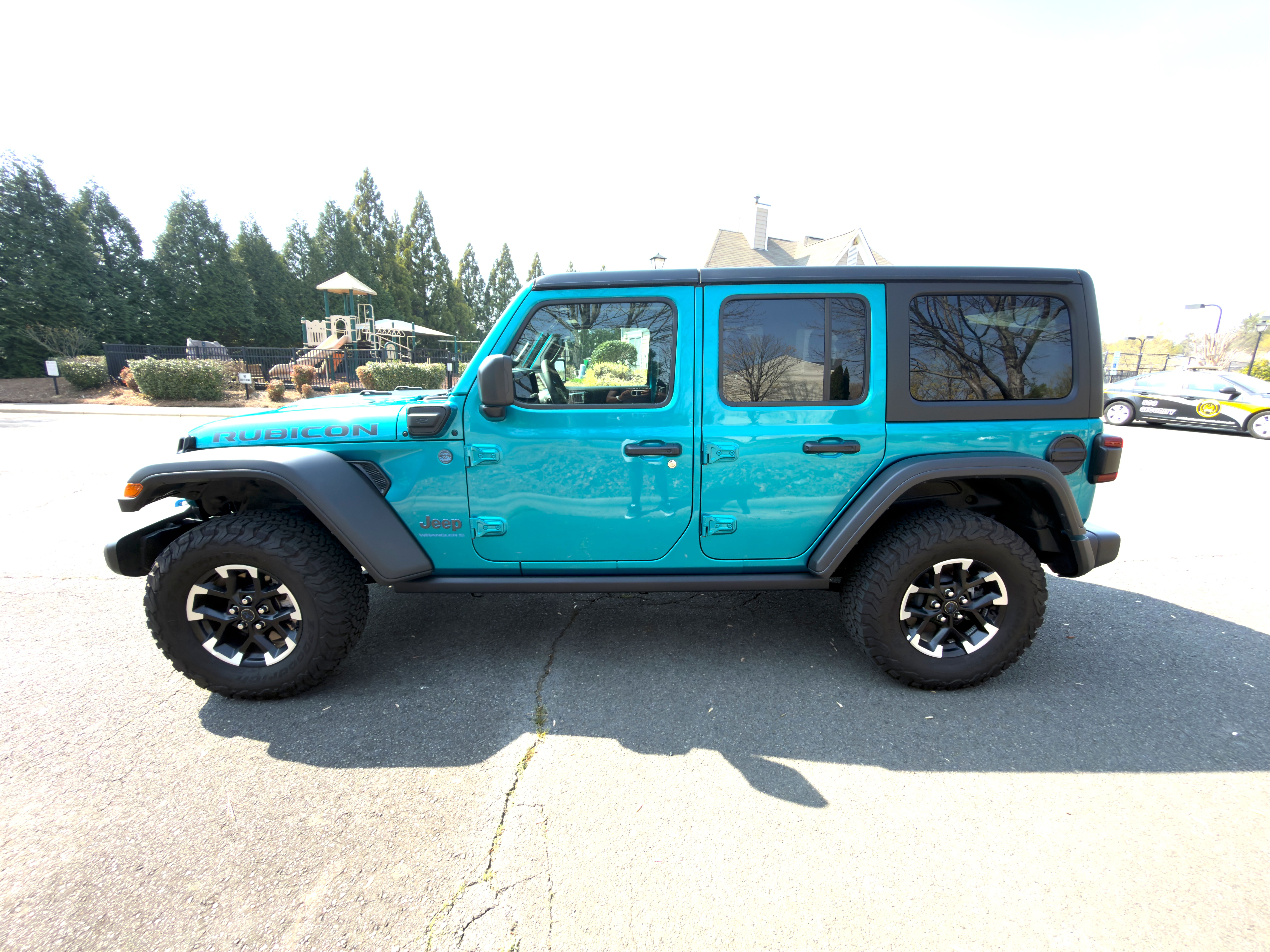 Used 2024 Jeep Wrangler Unlimited Rubicon 4xe w/ Safety Group AWD/4WD image 2
