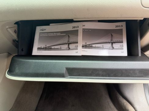 Used 2013 Chevrolet Volt Premium w/ Premium Trim Package FWD image 20