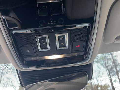 Used 2023 Land Rover Range Rover Velar S image 12