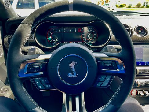 Used 2020 Ford Mustang Shelby GT500 w/ Carbon Fiber Track Pack image 5