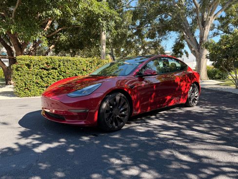 Used 2022 Tesla Model 3 Performance image 1
