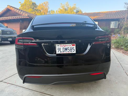 Used 2024 Tesla Model X image 4