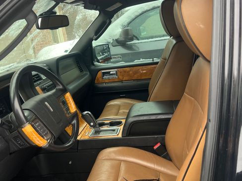 Used 2012 Lincoln Navigator L 4WD image 12