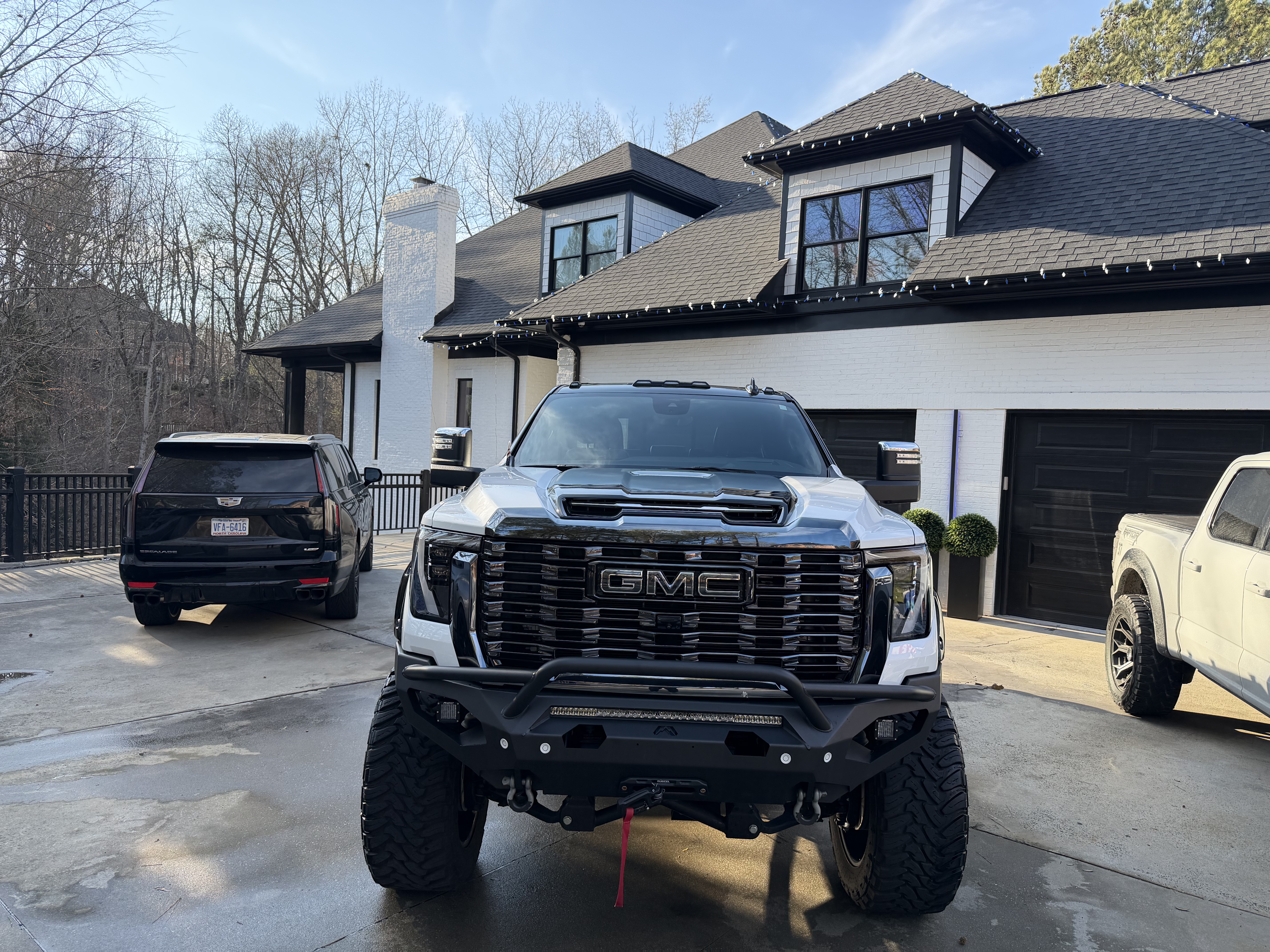 Used 2024 GMC Sierra 2500 Denali Ultimate AWD/4WD image 4