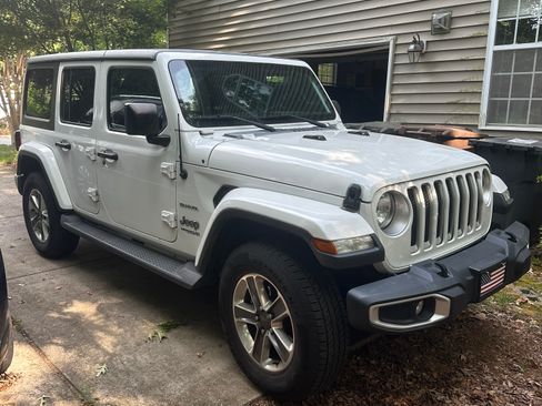 Used 2020 Jeep Wrangler Unlimited Sahara AWD/4WD image 2
