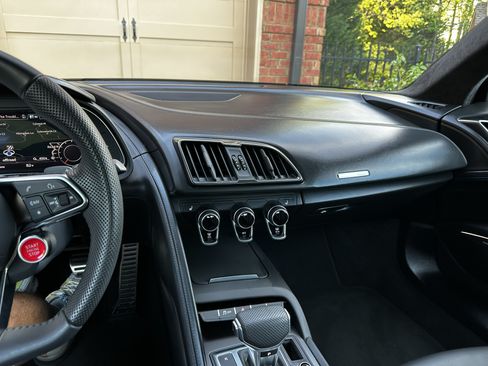 Used 2021 Audi R8 V10 w/ Premium Package image 12