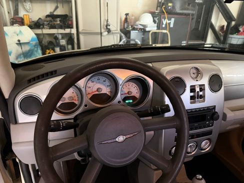 Used 2006 Chrysler PT Cruiser image 4