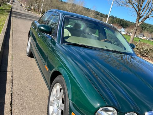 Used 2004 Jaguar XJ8 image 14