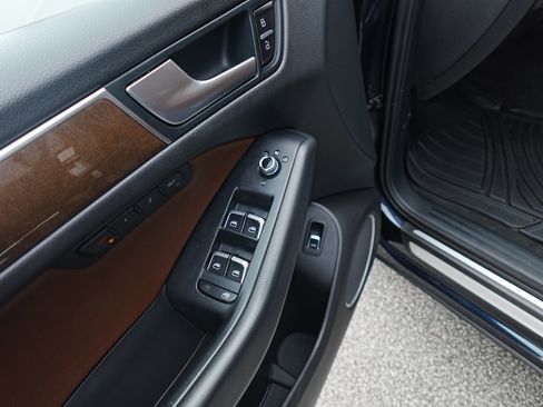 Used 2017 Audi Q5 2.0T Premium Plus w/ Technology Package image 18