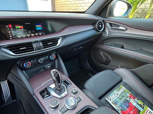 Used 2024 Alfa Romeo Stelvio Quadrifoglio image 11