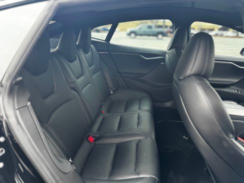 Used 2020 Tesla Model S Long Range Plus image 20