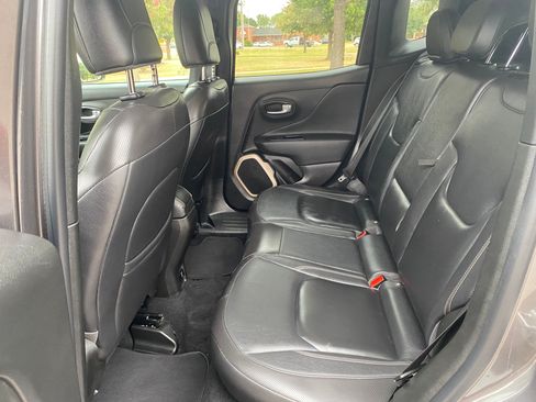 Used 2017 Jeep Renegade Limited image 12
