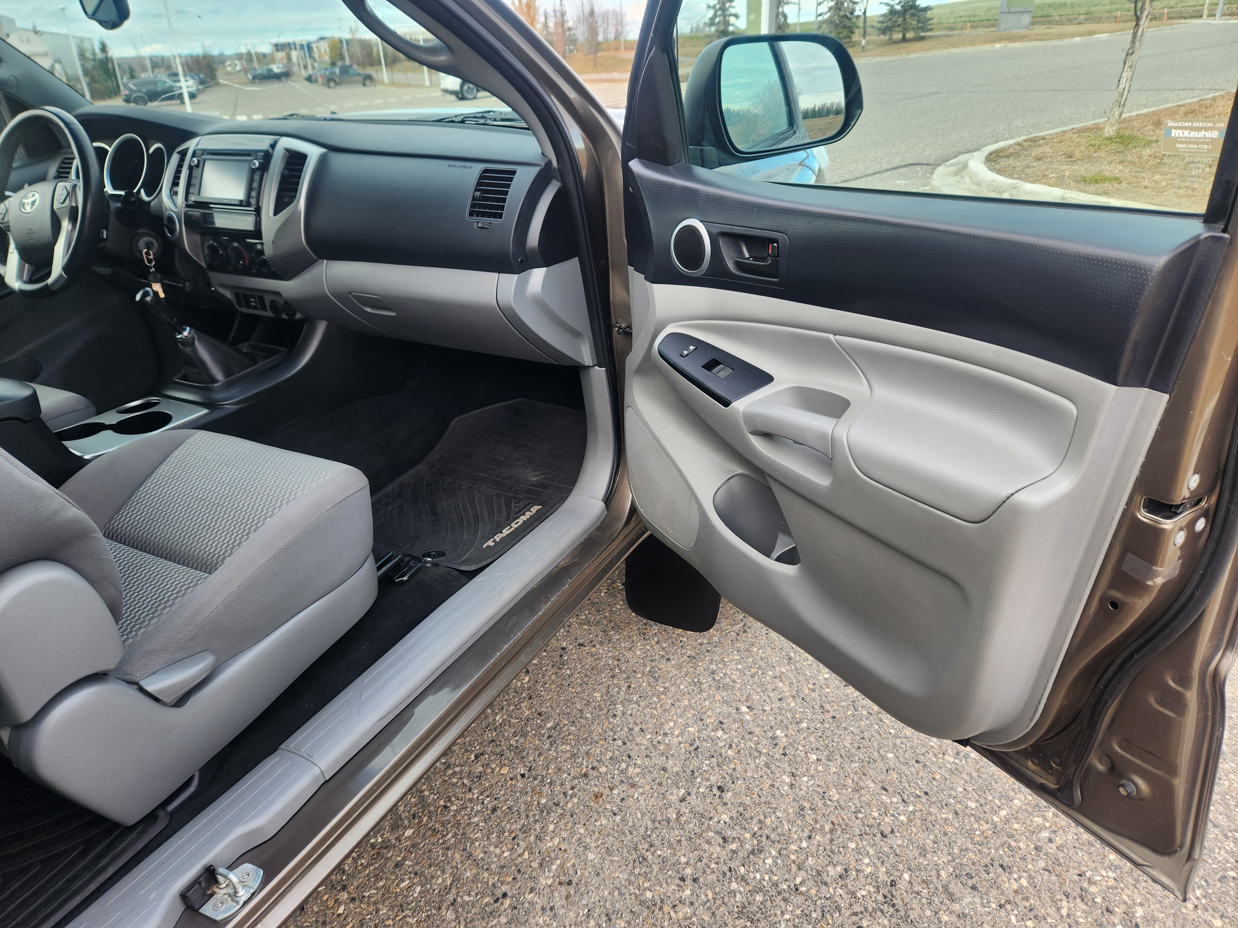Used 2015 Toyota Tacoma 4x4 Access Cab w/ SR5 Package image 11