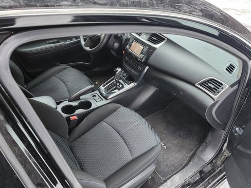 Used 2017 Nissan Sentra SR image 8