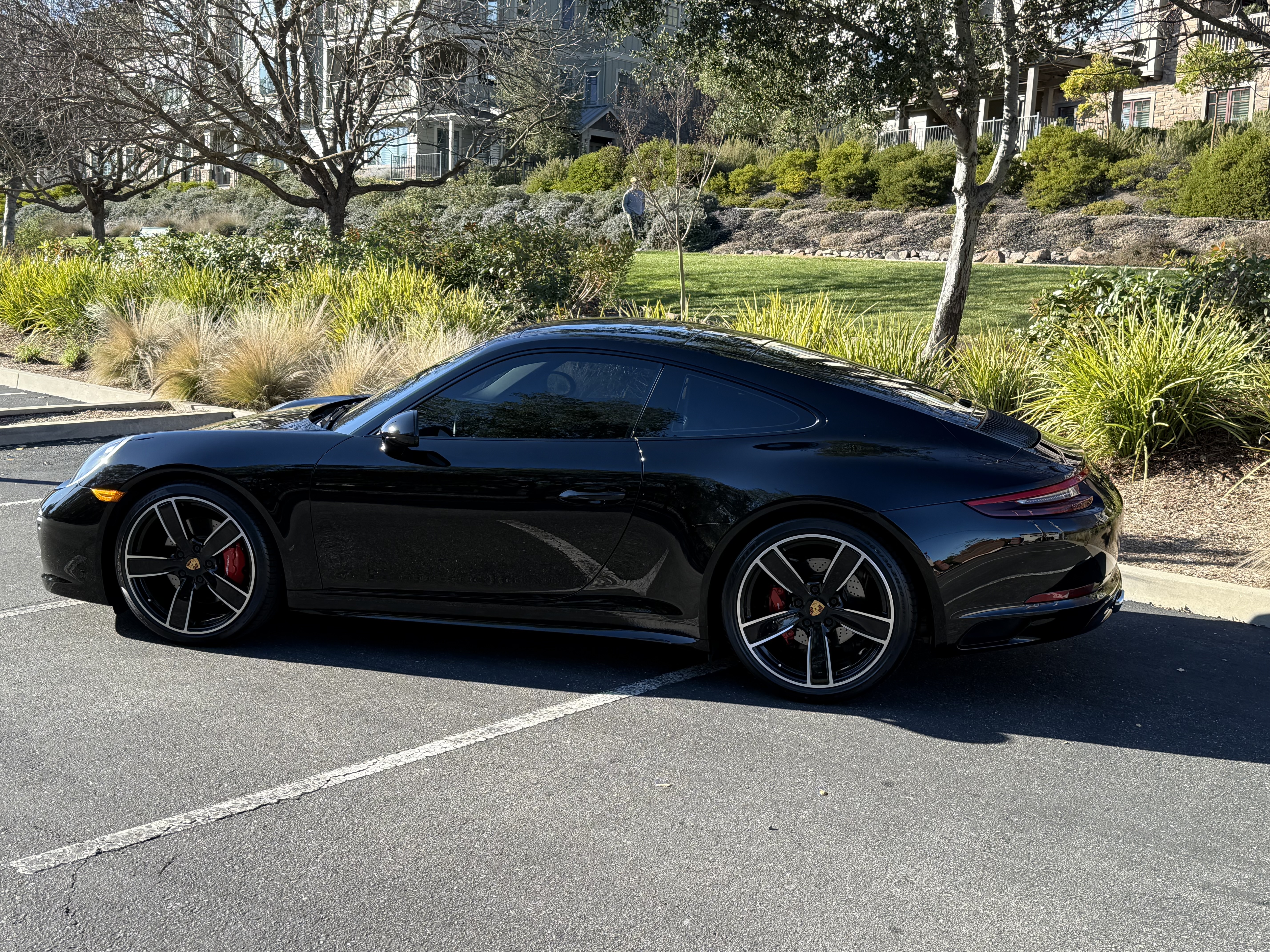 Used 2018 Porsche 911 Carrera 4S AWD/4WD image 2