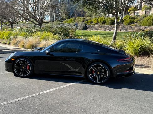 Used 2018 Porsche 911 Carrera 4S image 2
