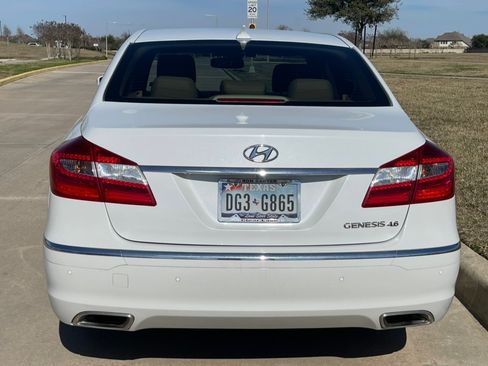 Used 2012 Hyundai Genesis 4.6 image 11