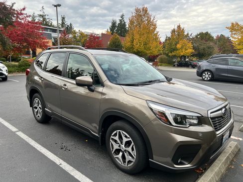 Used 2021 Subaru Forester Premium w/ Popular Package #1 AWD/4WD image 2