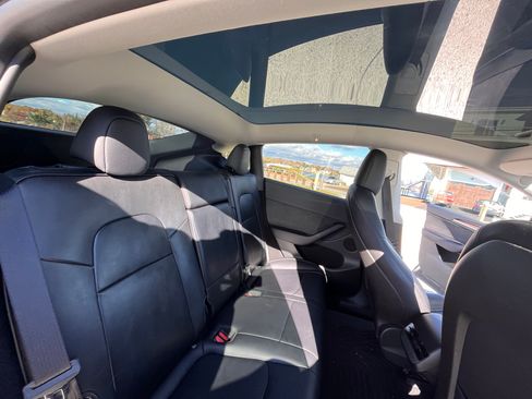 Used 2024 Tesla Model Y Long Range image 15