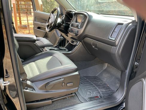 Used 2016 GMC Canyon SLE w/ All Terrain Package image 16