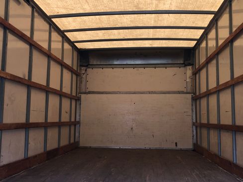 Used 2016 Ford E-350 and Econoline 350 Super Duty RWD image 8