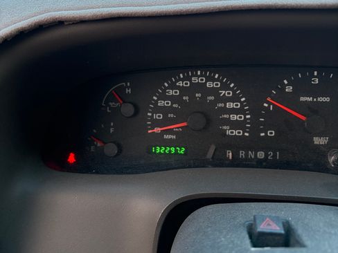 Used 2002 Ford F350 2WD Crew Cab Super Duty image 1