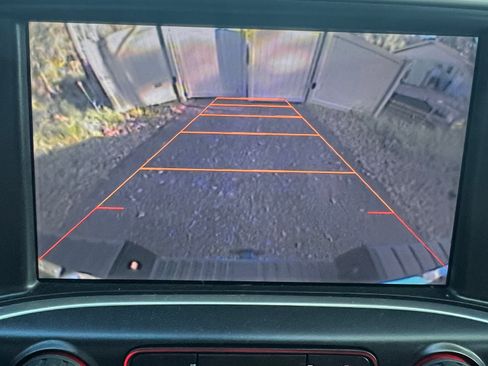 Used 2015 GMC Sierra 1500 SLT w/ SLT Crew Cab Value Package image 2