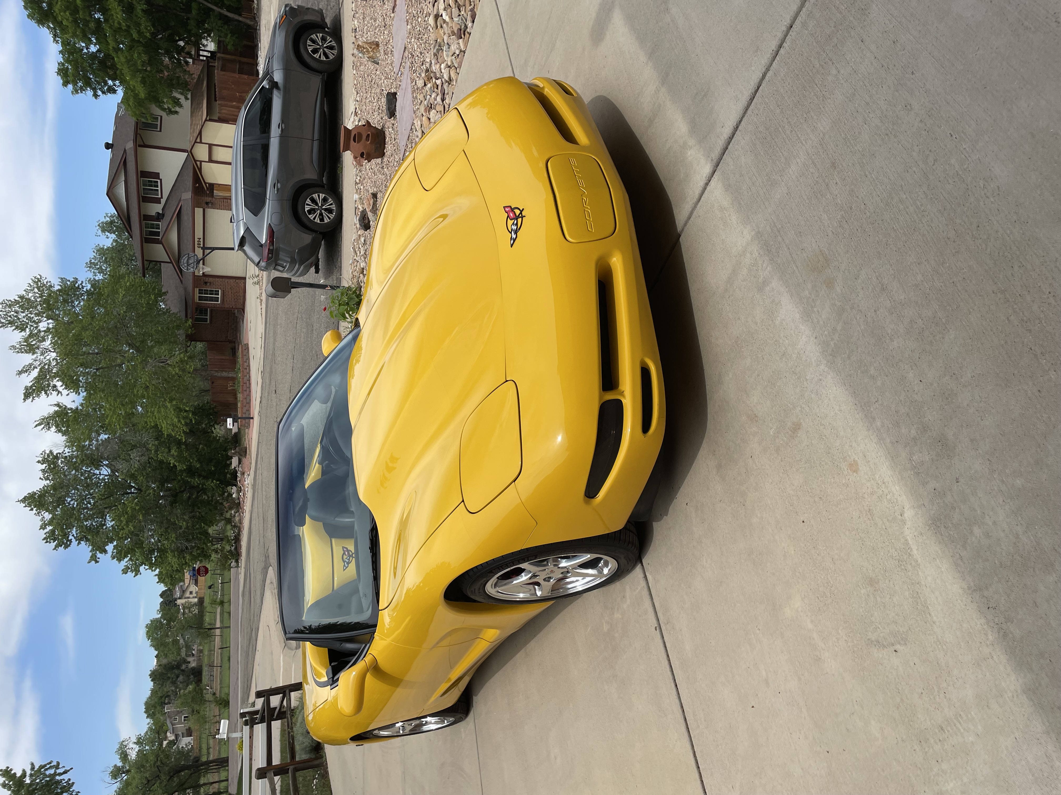 Used 2000 Chevrolet Corvette Convertible w/ Memory Pkg RWD image 1