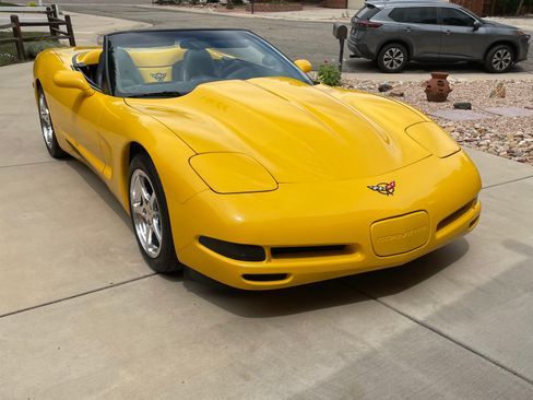 Used 2000 Chevrolet Corvette Convertible w/ Memory Pkg RWD image 20