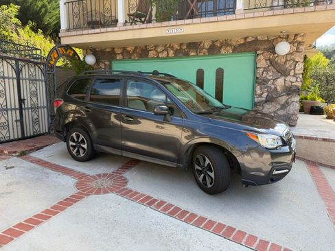 Used 2018 Subaru Forester 2.5i Premium AWD/4WD image 4