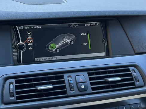 Used 2011 BMW 550i Sedan image 28