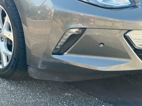 Used 2017 Chevrolet Volt Premier w/ Driver Confidence II Package image 8